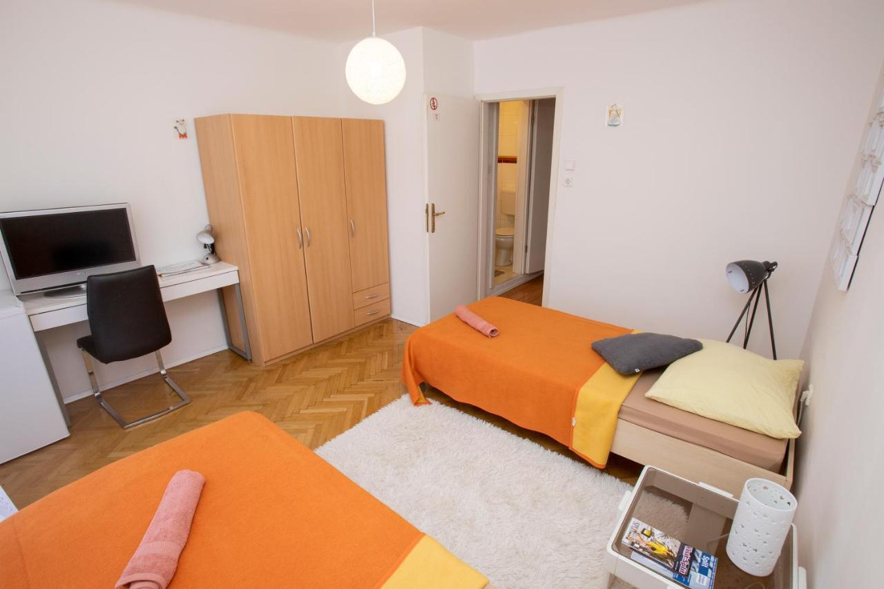 Cozy Room With Own Bathroom In The Old Town Split Bagian luar foto